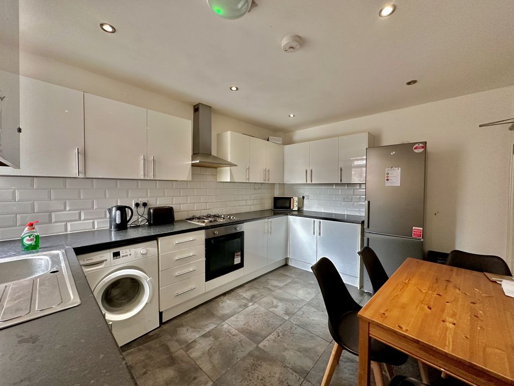 Property photo 3 of 17 Gallery