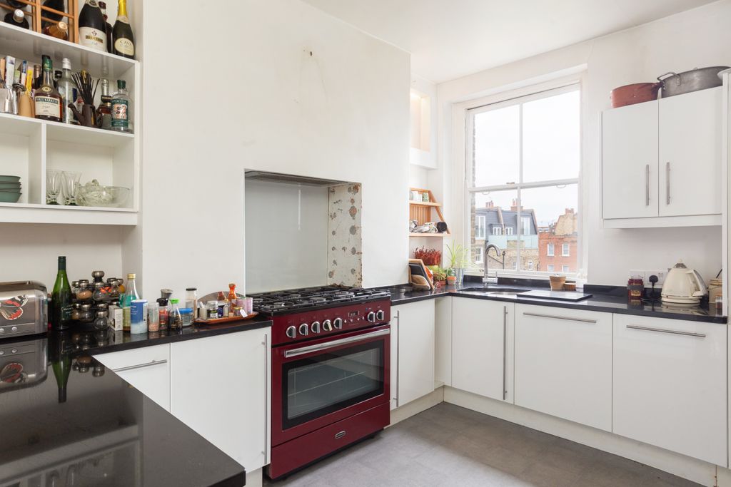 Property photo 2 of 6 Fulham Palace Road18