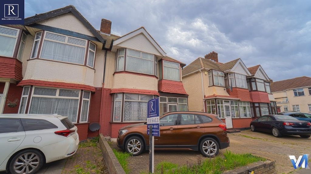 Property photo 2 of 31