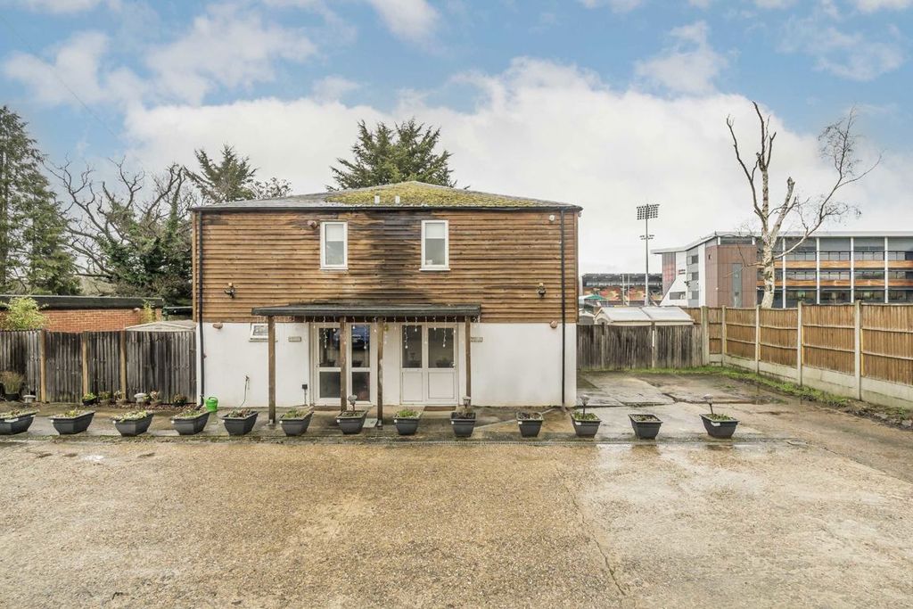 Property photo 2 of 5