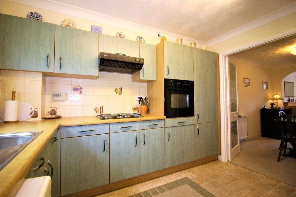 Property photo 2 of 9