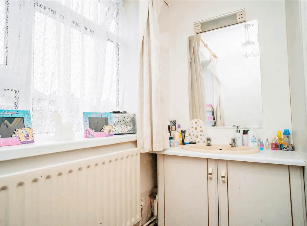 Property photo 2 of 8 Gallery