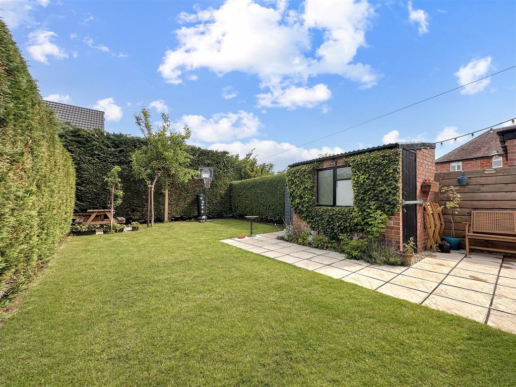 Property photo 3 of 19 Lovely Private Garden 838