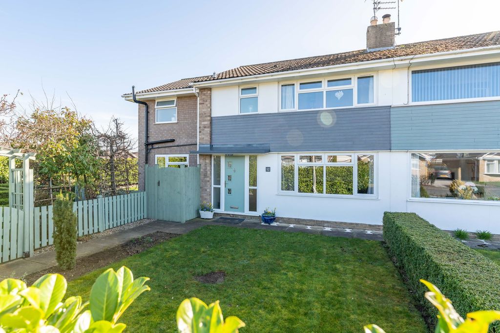 Property photo 1 of 27