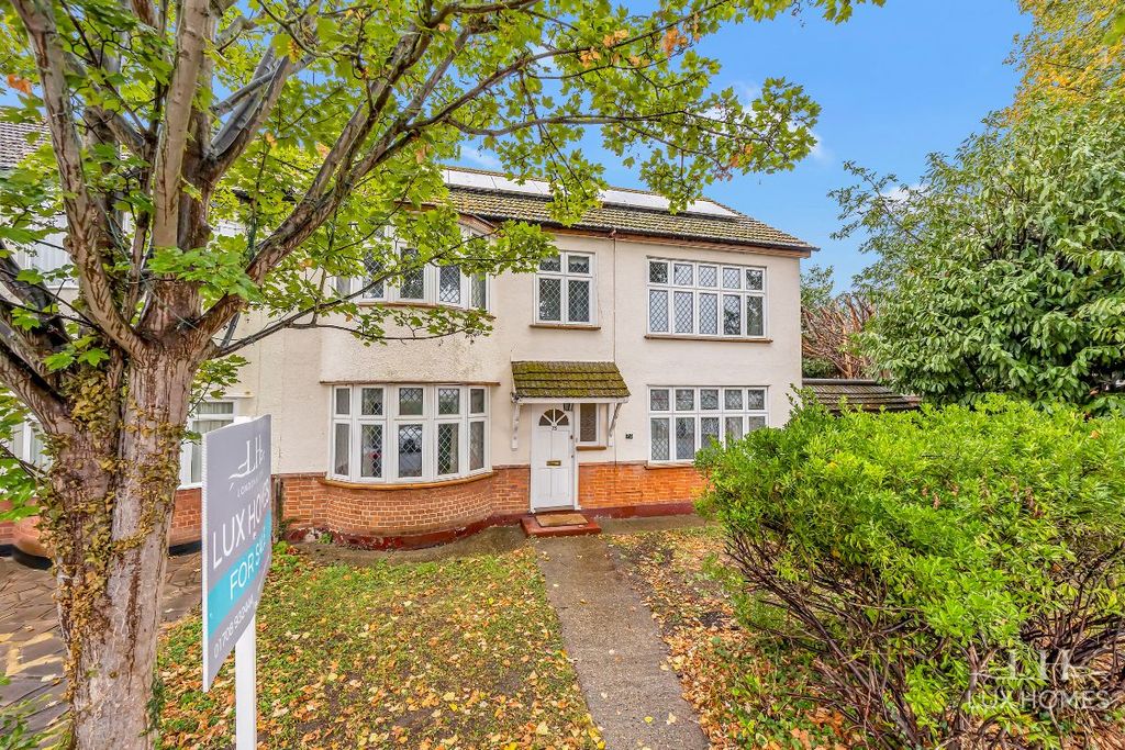 Property photo 2 of 23