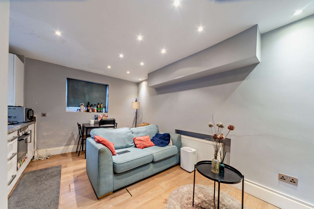 Property photo 2 of 22