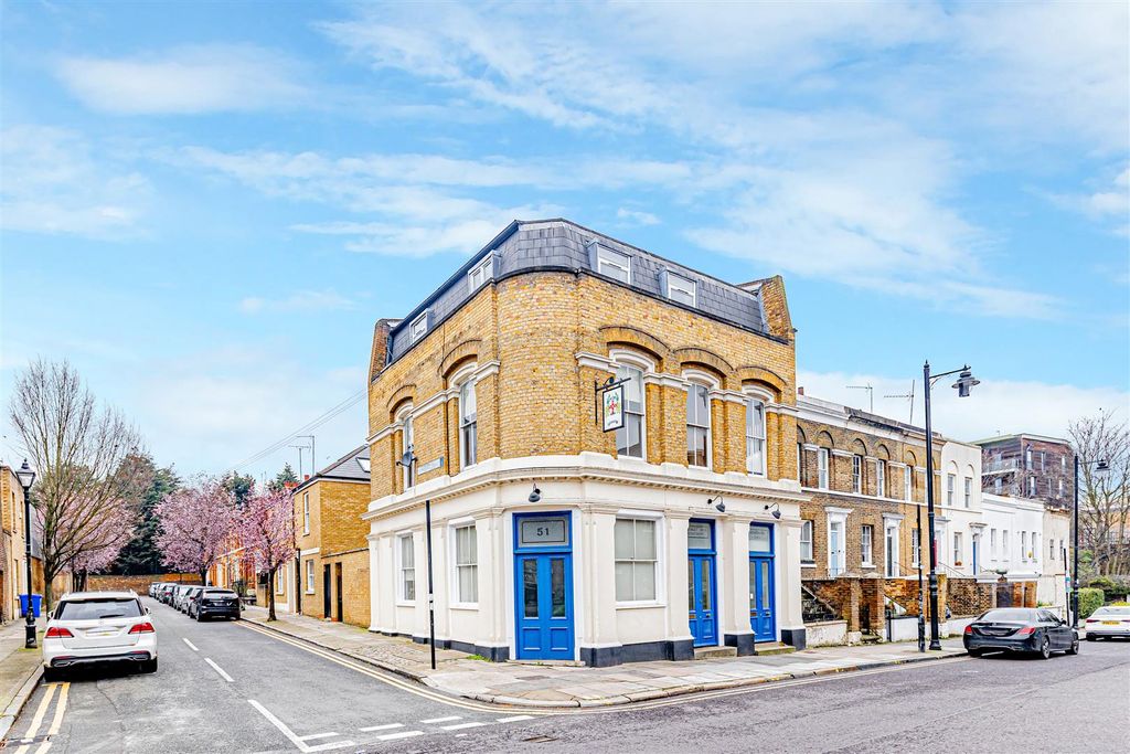 Property photo 1 of 16 Fairfield Road