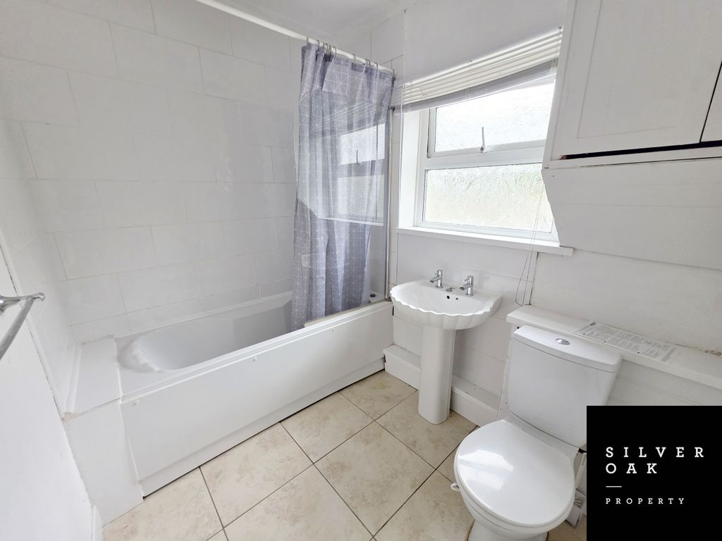 Property photo 3 of 9 11 (3)