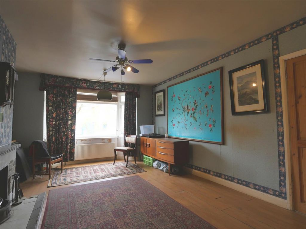 Property photo 3 of 12 Living Dring.Png