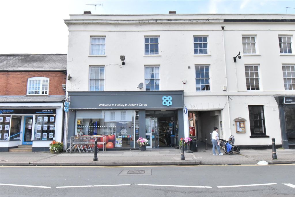Property photo 1 of 6 Front Of House High Street.Jpg