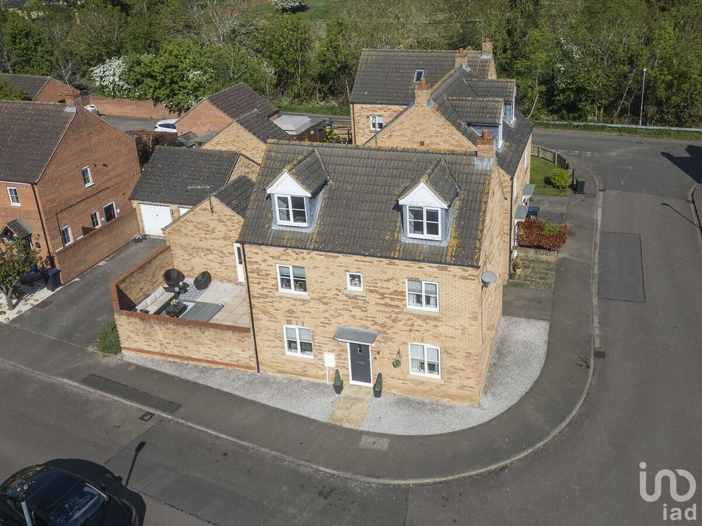 Property photo 1 of 23