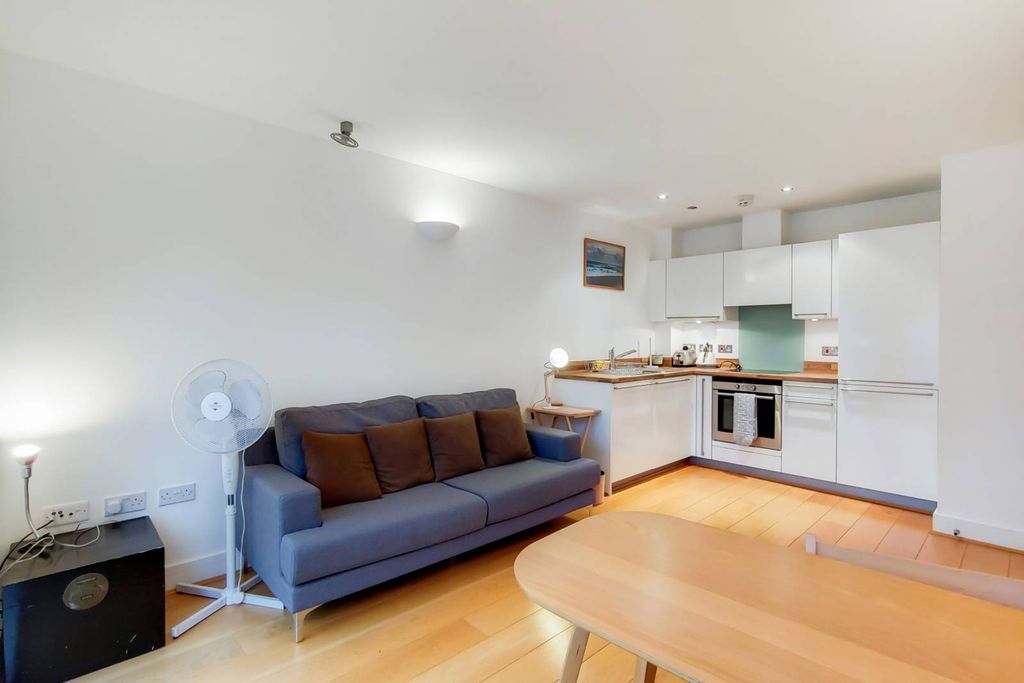 Property photo 2 of 16