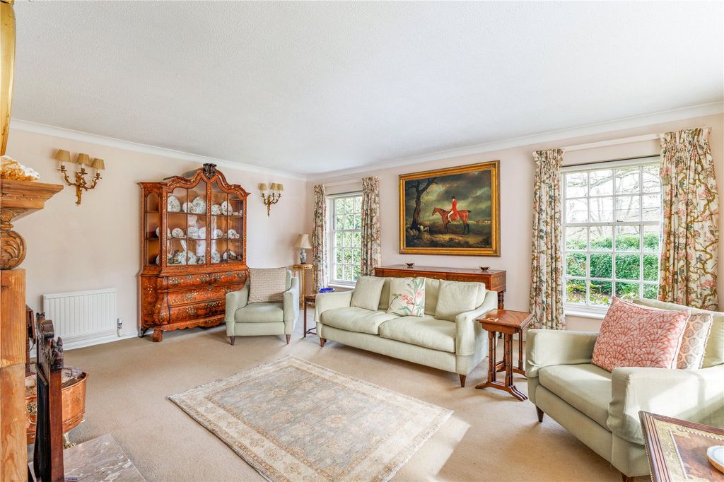 Property photo 2 of 26 Sitting Room