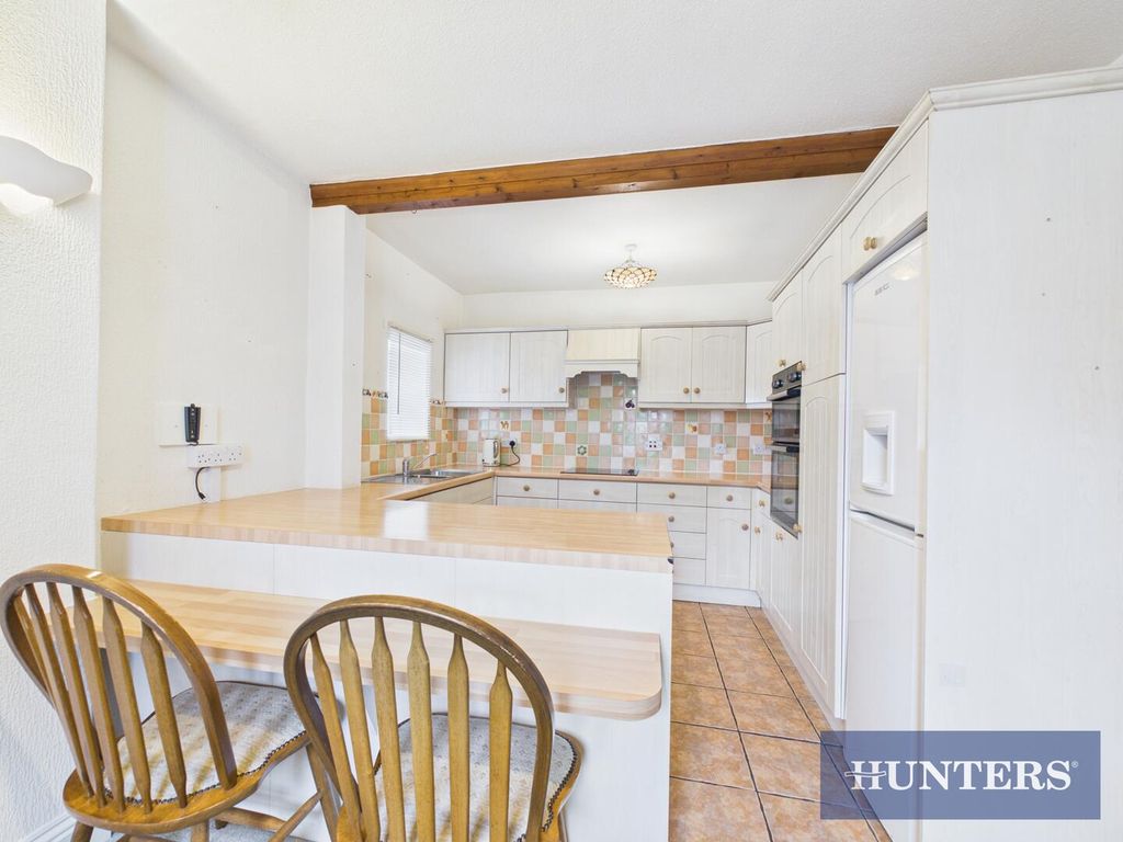 Property photo 2 of 14 Kitchen