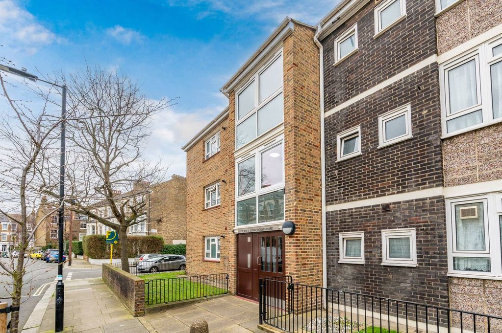 Property photo 2 of 8