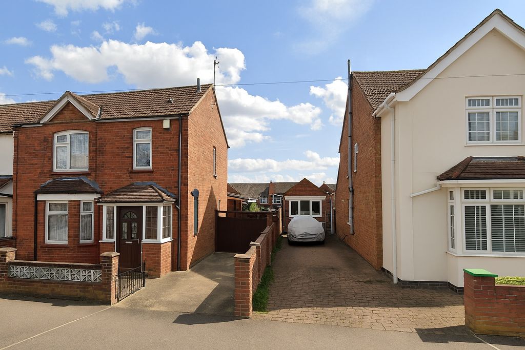 Property photo 1 of 4