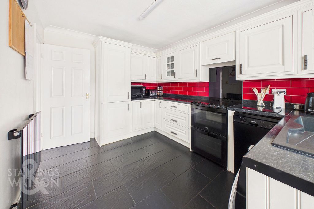 Property photo 3 of 22