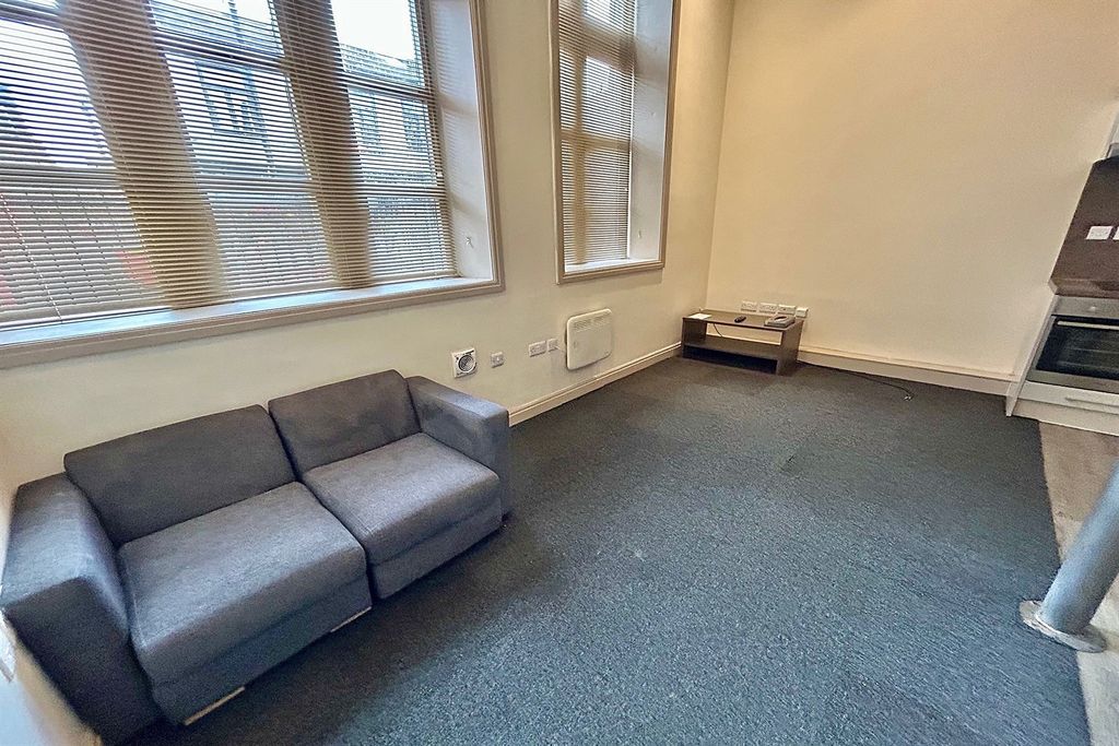 Property photo 2 of 12 Living Room