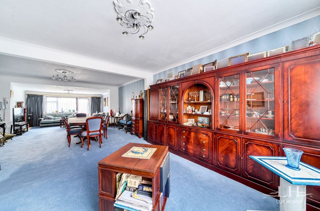 Property photo 3 of 23