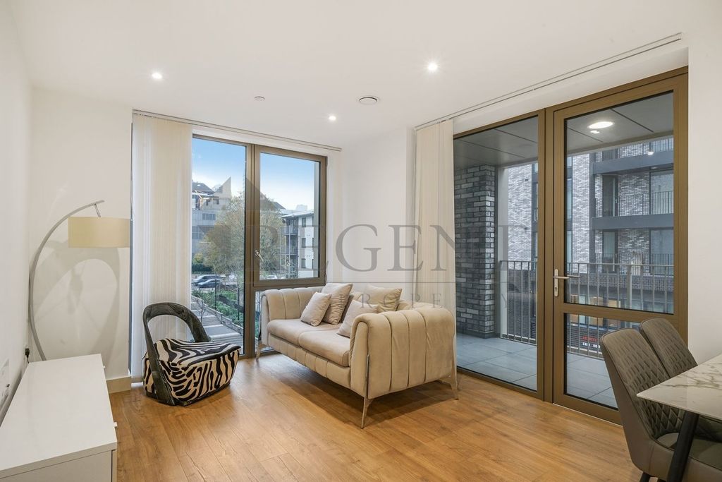 Property photo 1 of 15 Reception