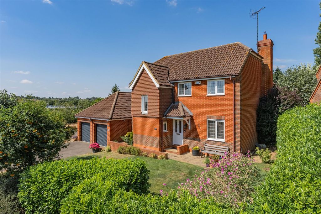 Property photo 1 of 32