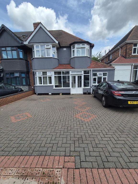 Property photo 1 of 16 4 Bedroom House In B36