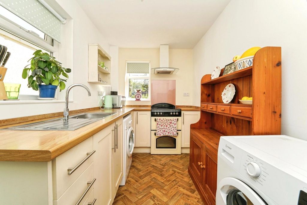 Property photo 3 of 16 Pbox-Img.Jpg