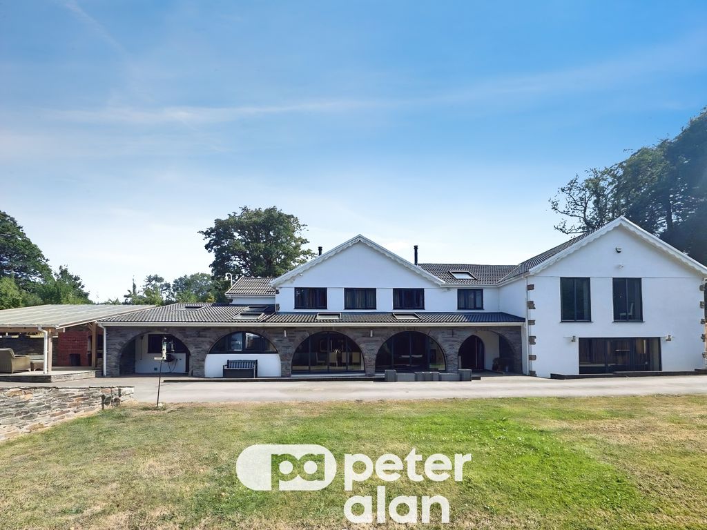 Property photo 1 of 5