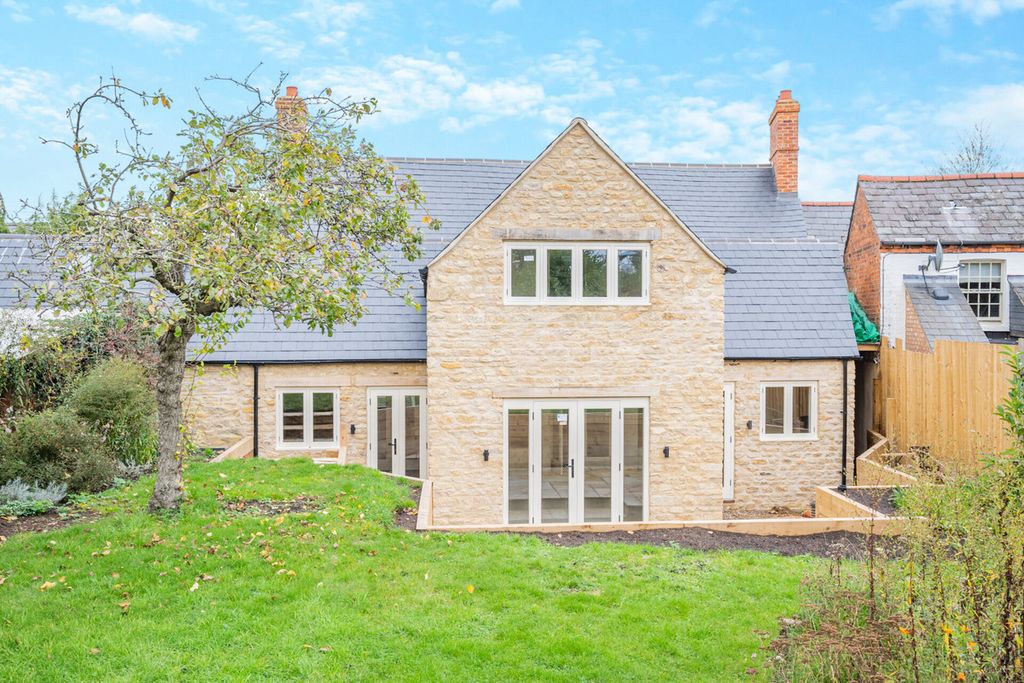 Property photo 2 of 46