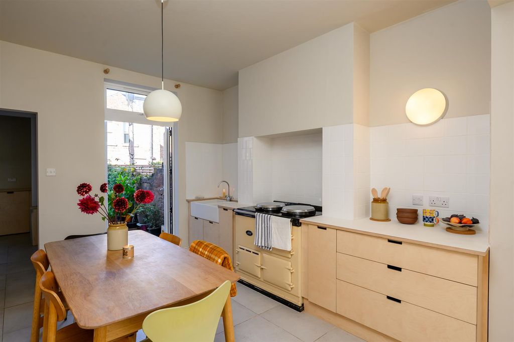 Property photo 2 of 21 Kitchen / Dining
