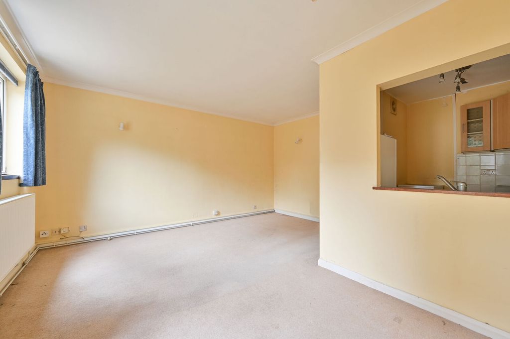 Property photo 3 of 9