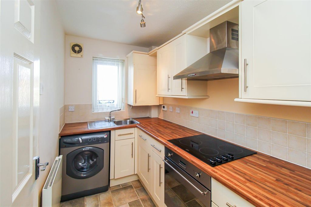 Property photo 2 of 8