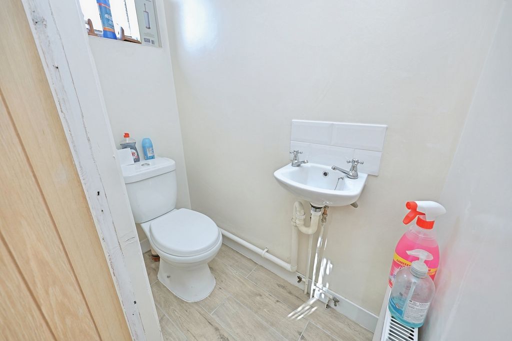 Property photo 3 of 10 Pbox-Img.Jpg