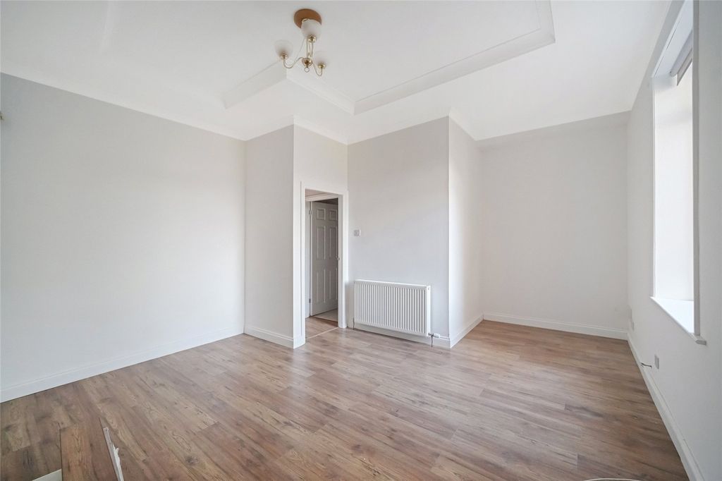 Property photo 3 of 21 Picture No. 05