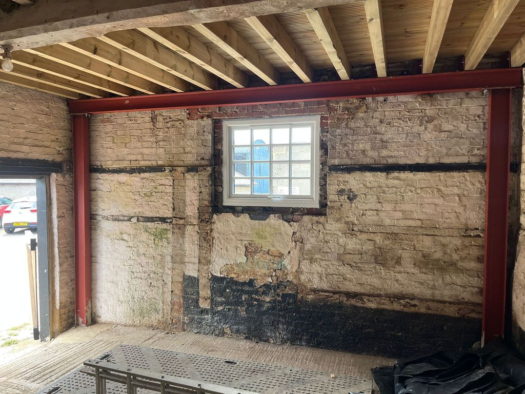Property photo 3 of 3
