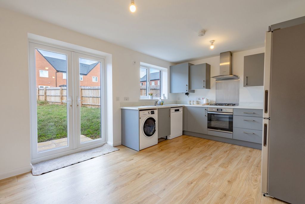 Property photo 3 of 26