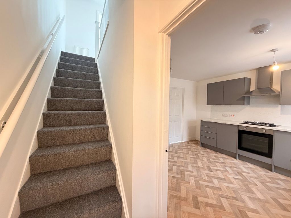 Property photo 2 of 16 Picture No. 19