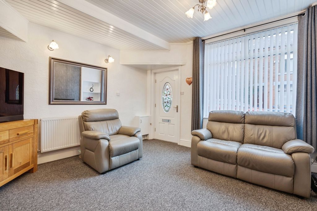 Property photo 2 of 20 Pbox-Img.Jpg