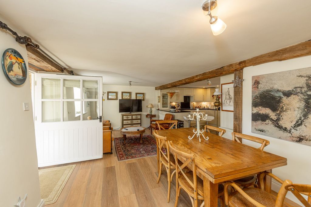 Property photo 3 of 23