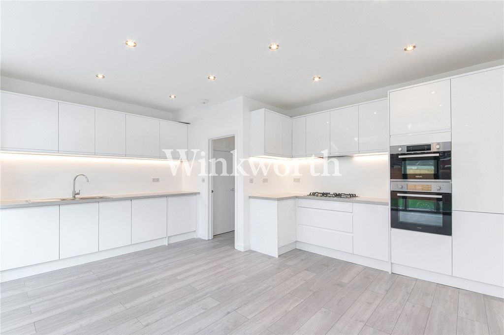Property photo 3 of 11 Picture No. 08