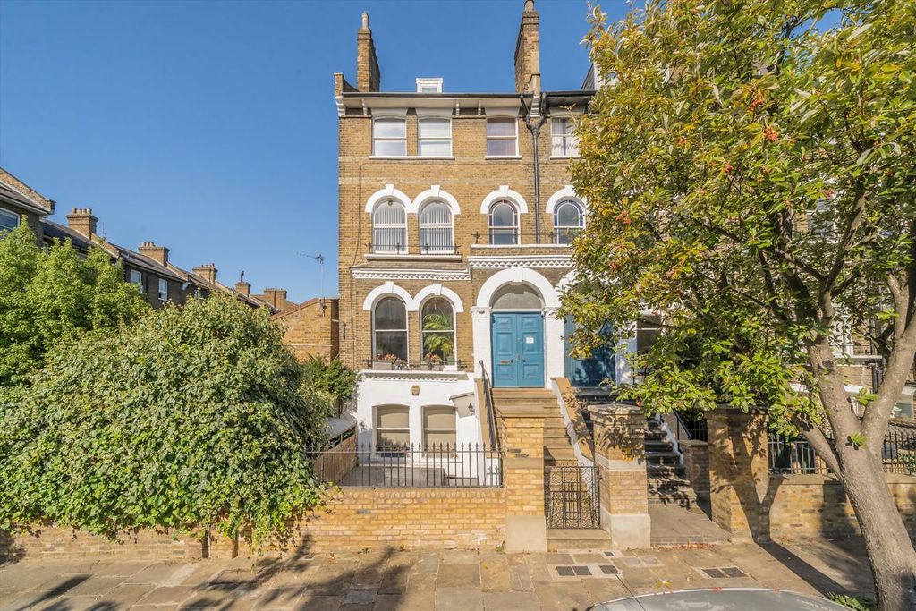 Property photo 1 of 5