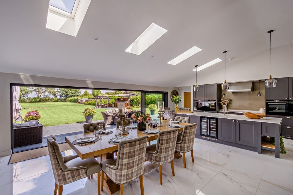 Property photo 2 of 26 Open-Plan Kitchen