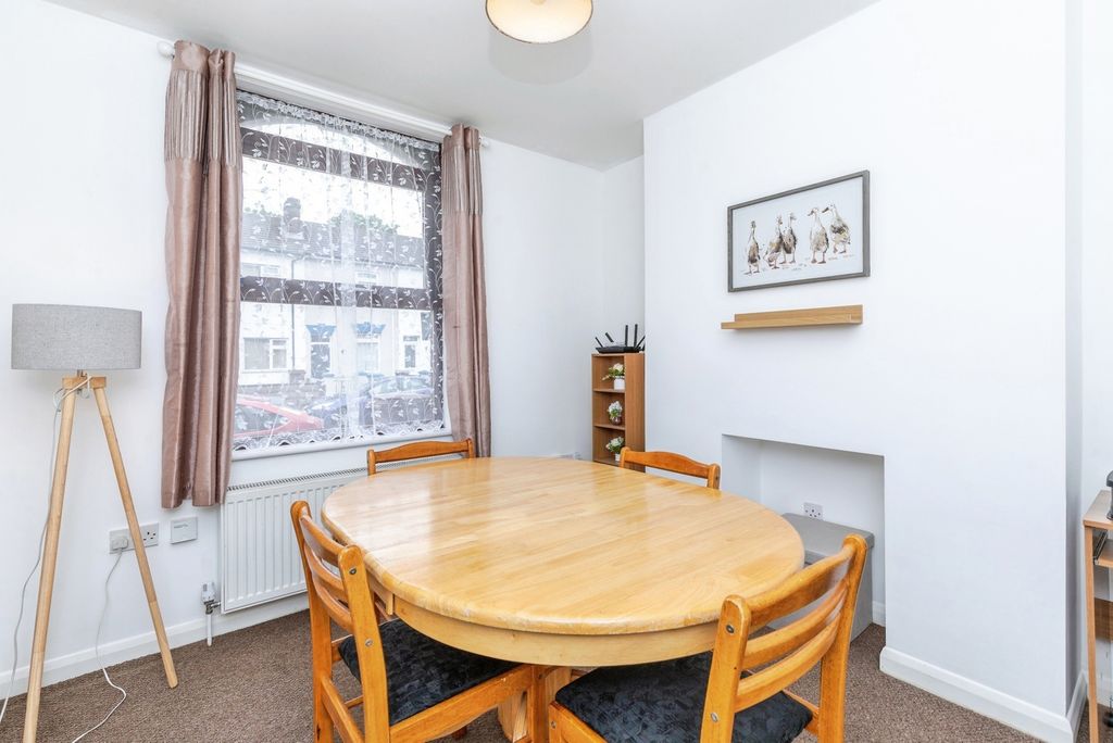 Property photo 2 of 19 Pbox-Img.Jpg