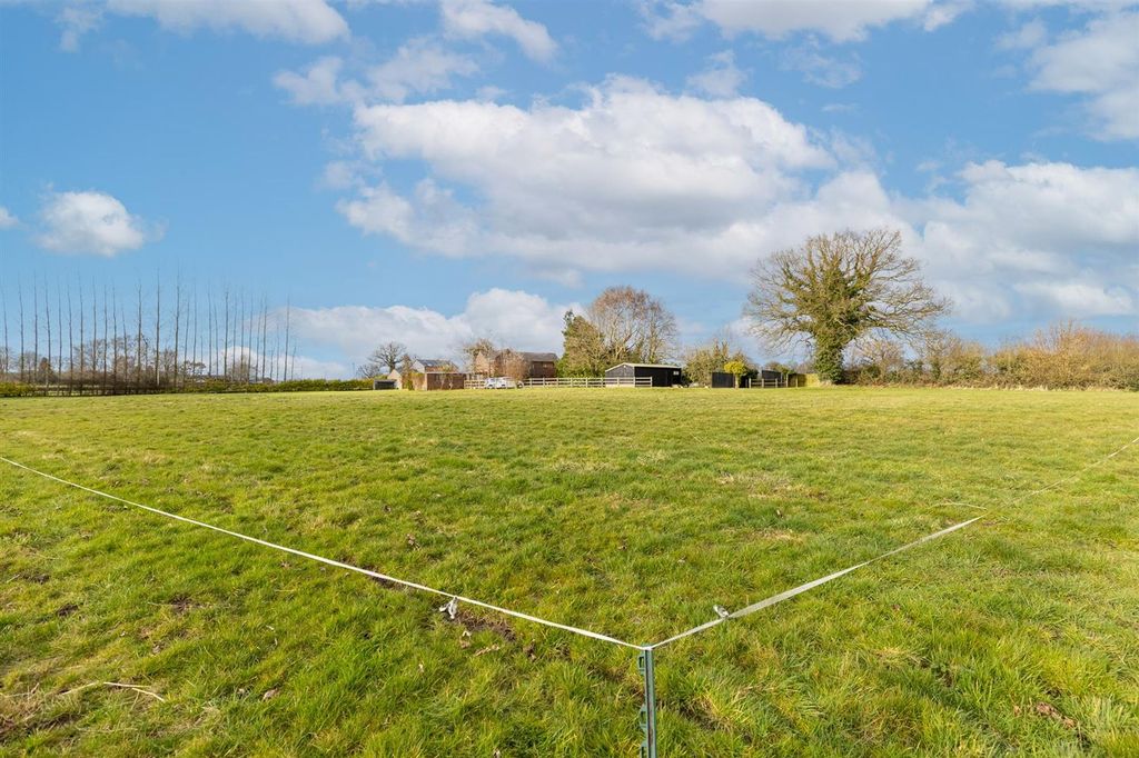 Property photo 2 of 28 Greenacres-25.Jpg