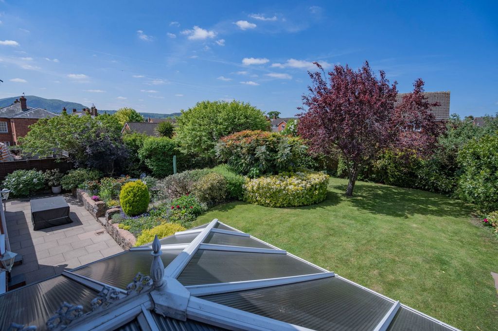 Property photo 2 of 23