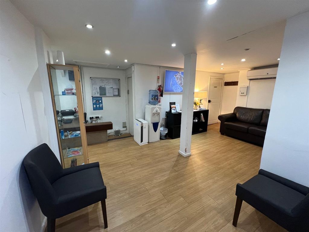 Property photo 3 of 12 7.Jpg