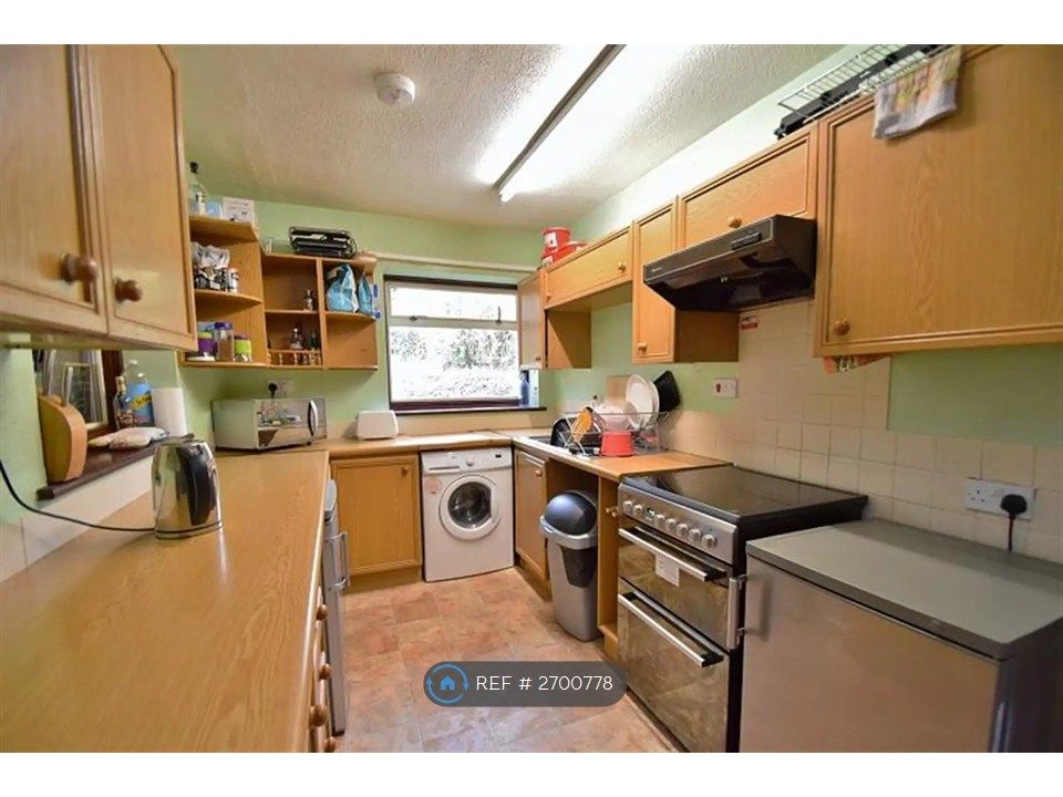 Property photo 2 of 7 Kitchen