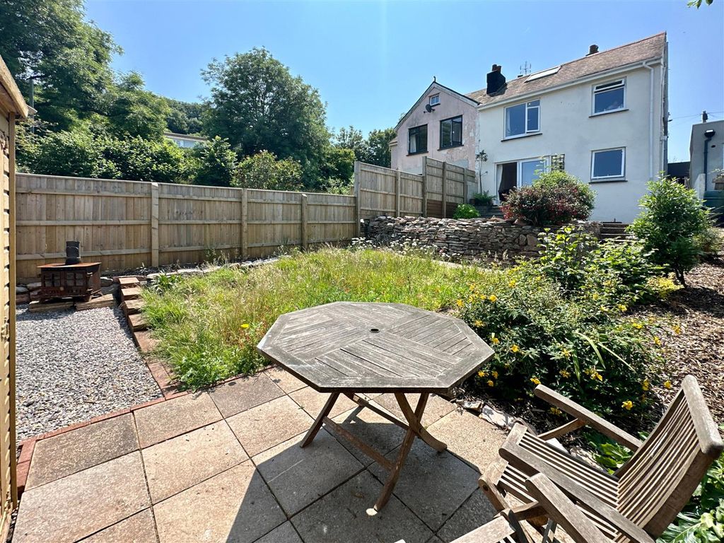 Property photo 2 of 32 Patio Outside Summer House.Jpg