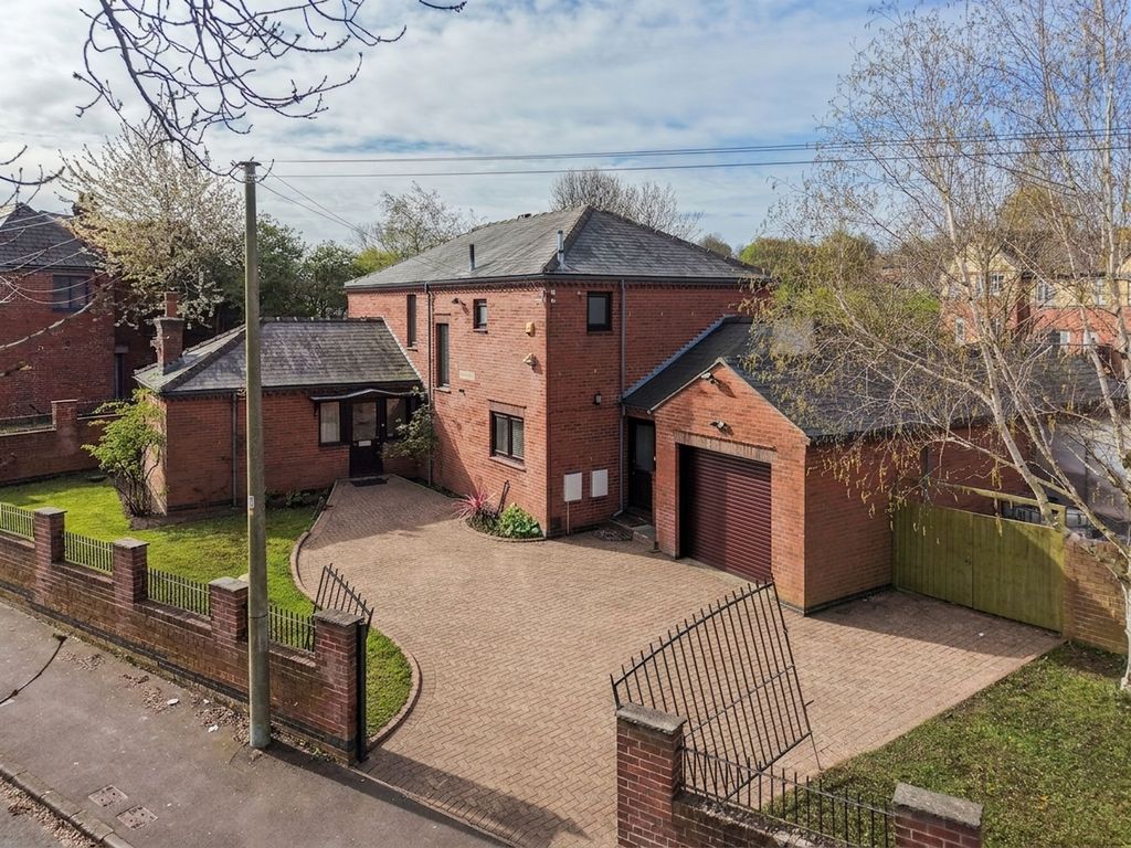 Property photo 1 of 25
