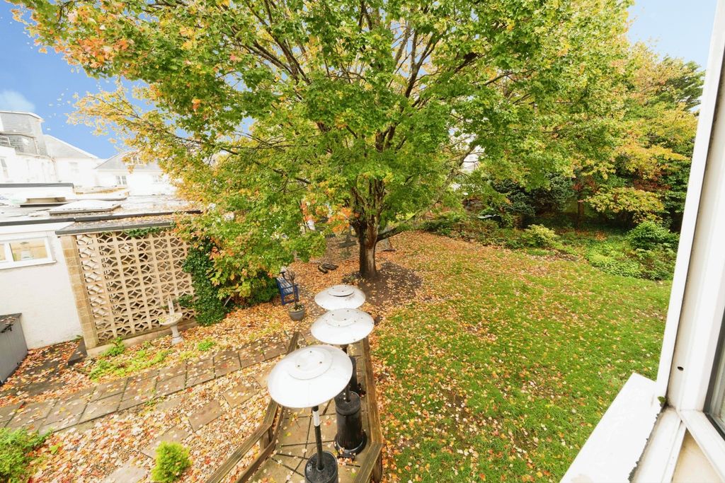 Property photo 2 of 12 General View